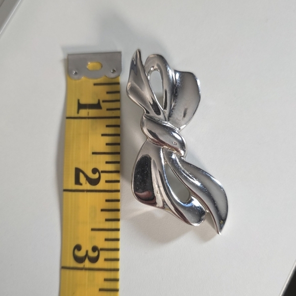 Silver Bow Brooch - Picture 4 of 5